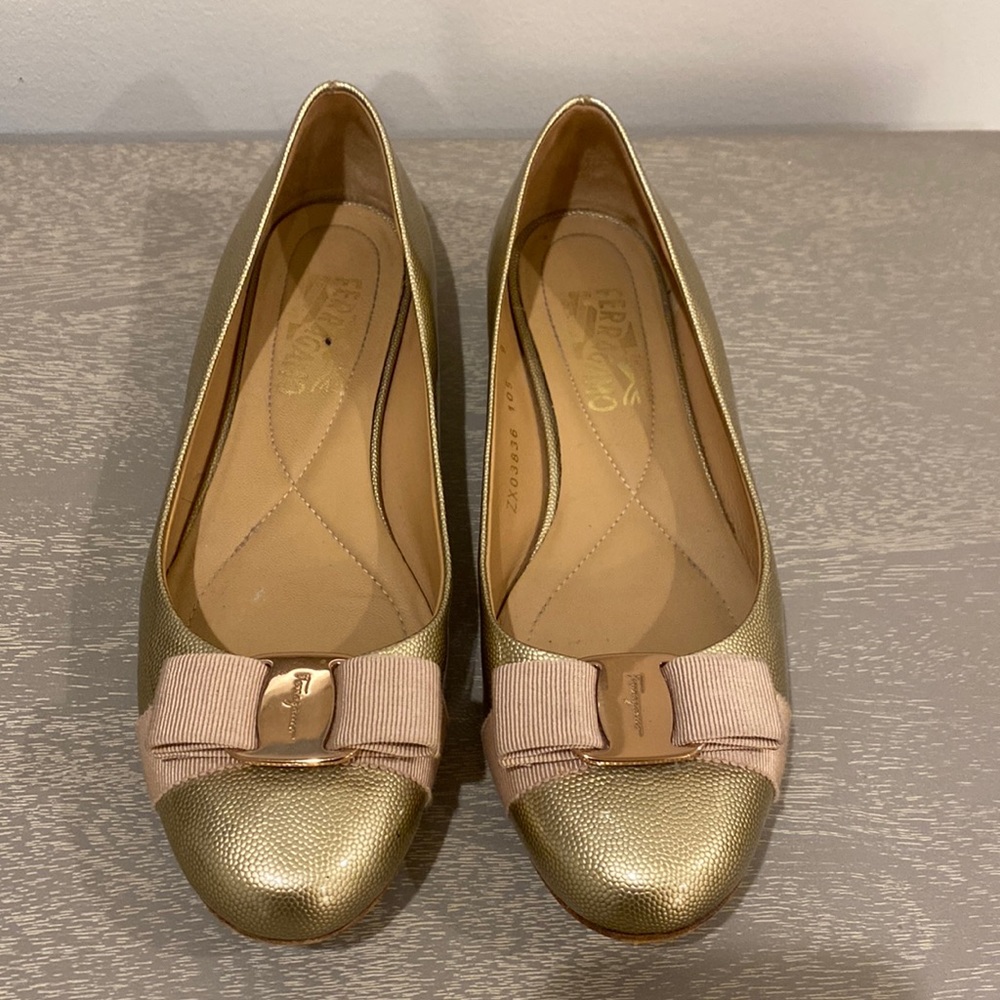 Salvatore Ferragamo Metallic Gold Flats with Beige Bow